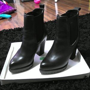 STEVE MADDEN ANKLE BOOTS